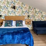 Casas De Lola Candeleda
